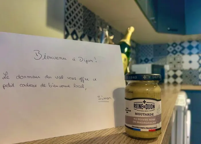 Le Dormeur Du Val - Centre L Wifi L Parking Apartment